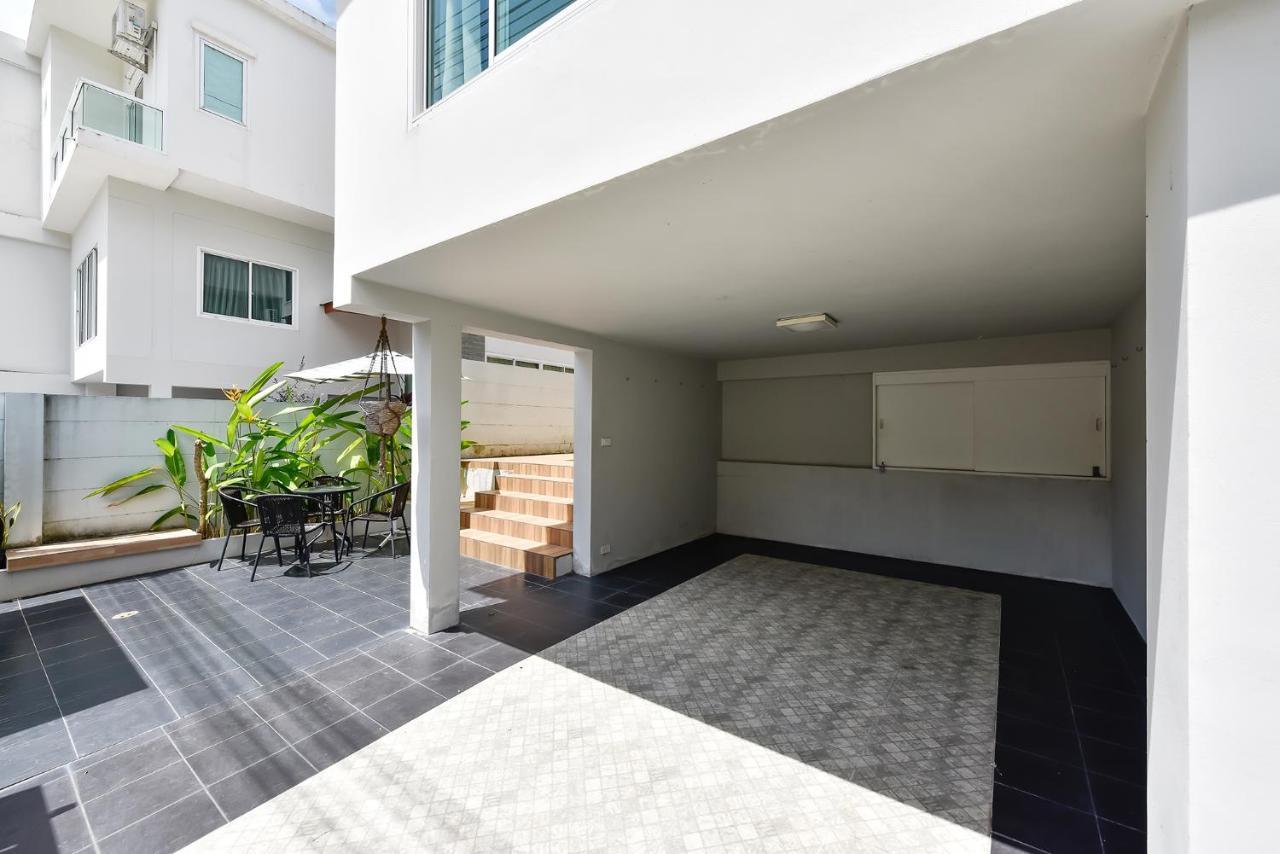 Modern House Patong Hill - 7 Beds - Kitchen Villa Exterior photo